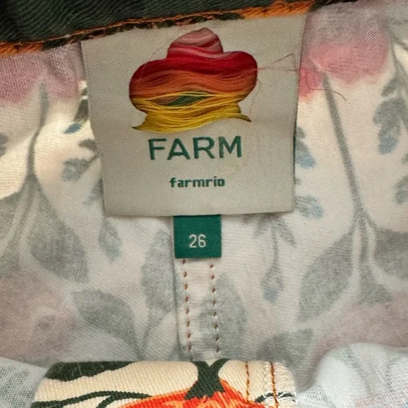 Farm Rio sand tapestry Floral Shorts - Picture 3 of 4